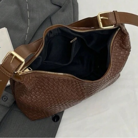Black or Brown Soft Weave Large Shoulder Bag with Adjustable Shoulder Strap - Picture 8 of 10